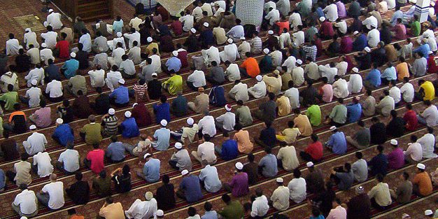 who-has-the-most-right-to-lead-congregational-ritual-prayers