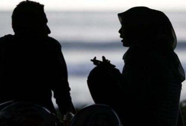 Muslim-couple-talking-548×274-1