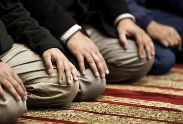 Muslims-Praying-Congregation
