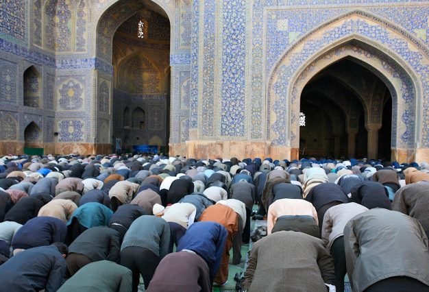 Prayer-congregation-leading