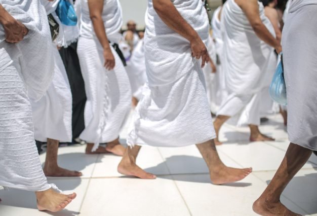 ihram-black-white-tiles