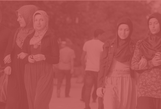 muslims-walking-travel