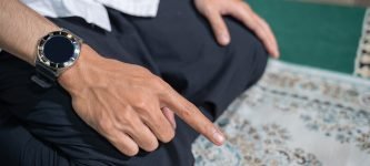 watch-prayer-clothes-matt