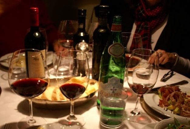 wine-and-food-table