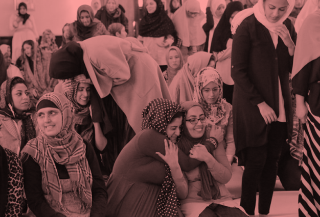 women-getting-ready-for-prayer